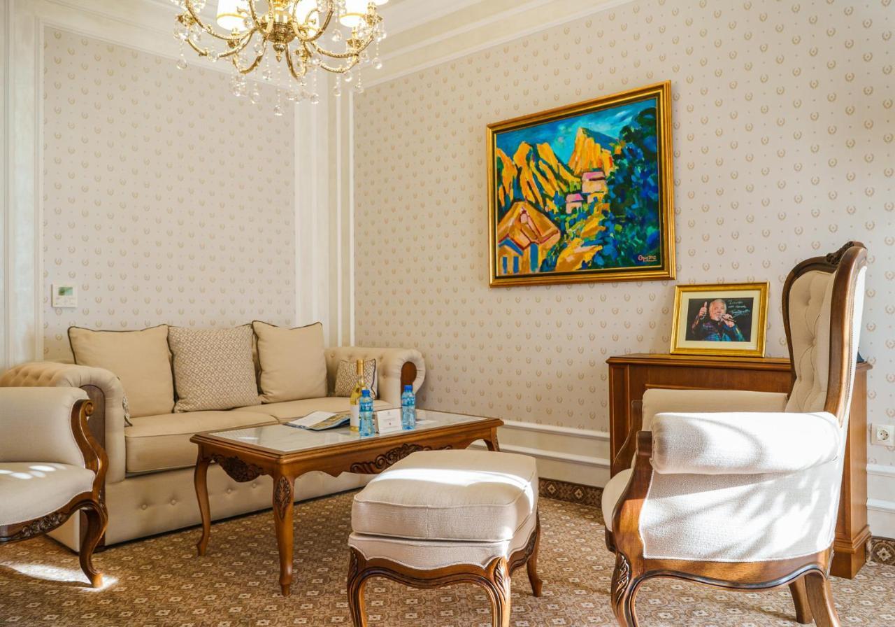 Residence City Garden - Certificate Of Excellence Top 10 Best Five-Stars City Hotels For 2024 Awarded By Htif プロヴディフ エクステリア 写真