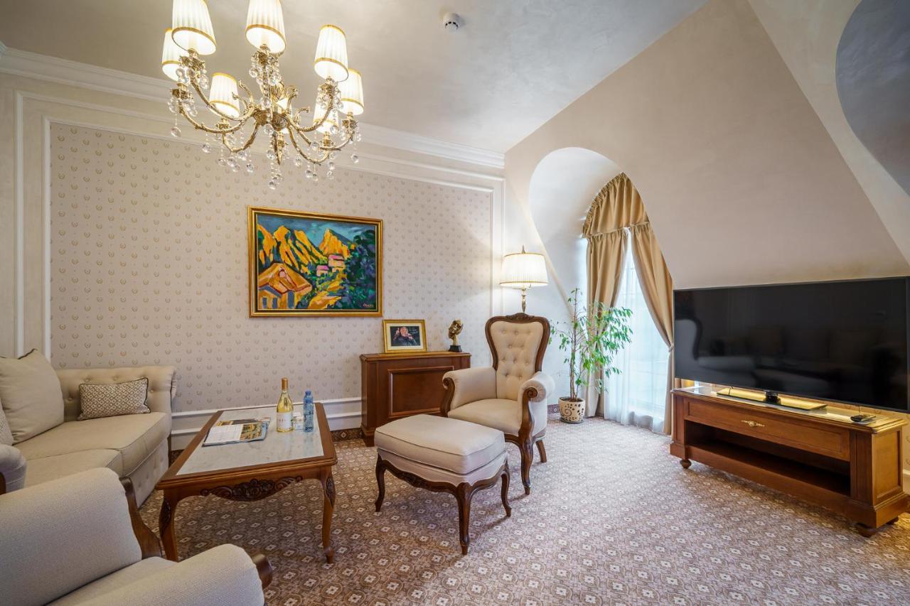 Residence City Garden - Certificate Of Excellence Top 10 Best Five-Stars City Hotels For 2024 Awarded By Htif プロヴディフ エクステリア 写真