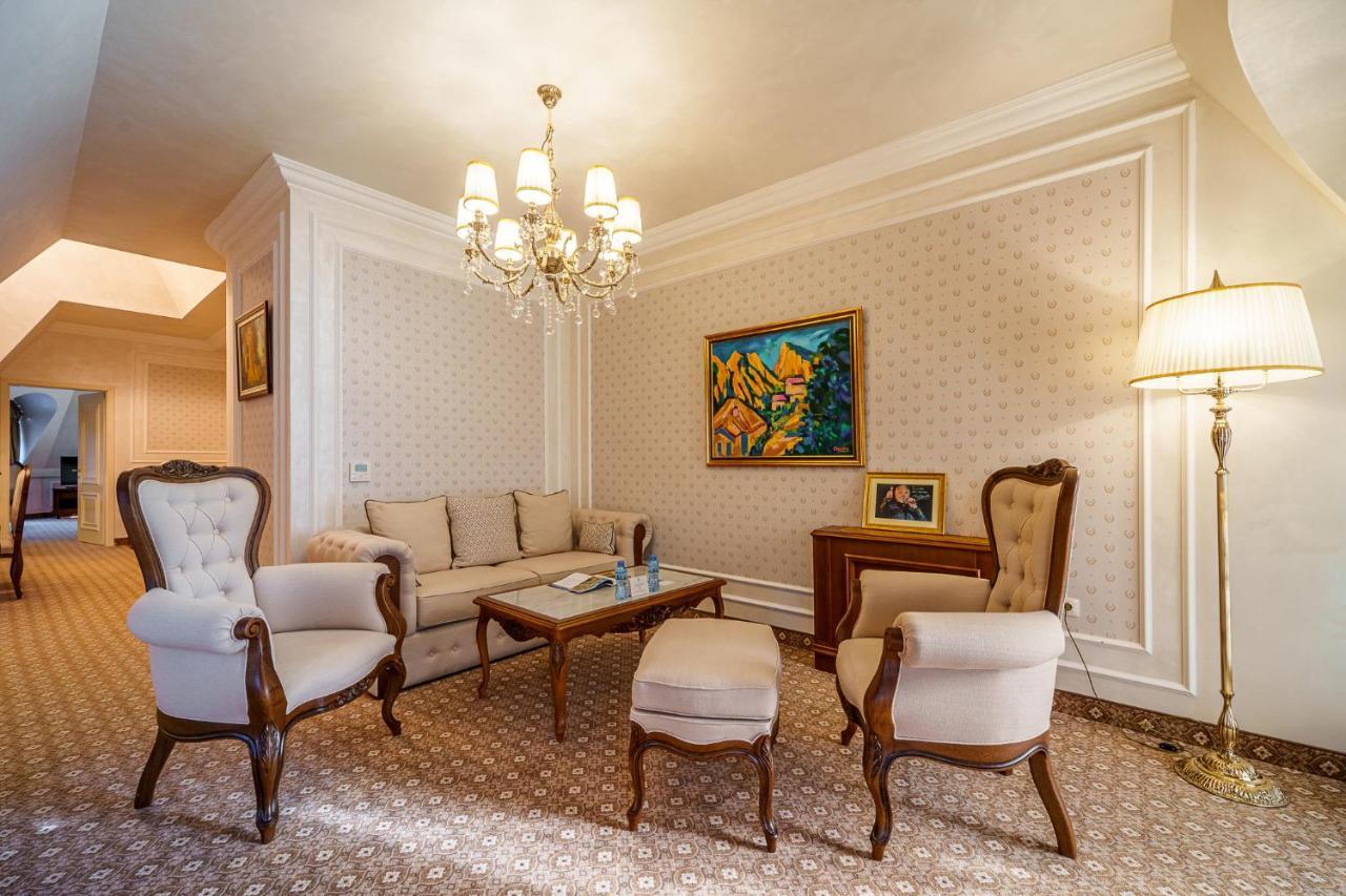 Residence City Garden - Certificate Of Excellence Top 10 Best Five-Stars City Hotels For 2024 Awarded By Htif プロヴディフ エクステリア 写真