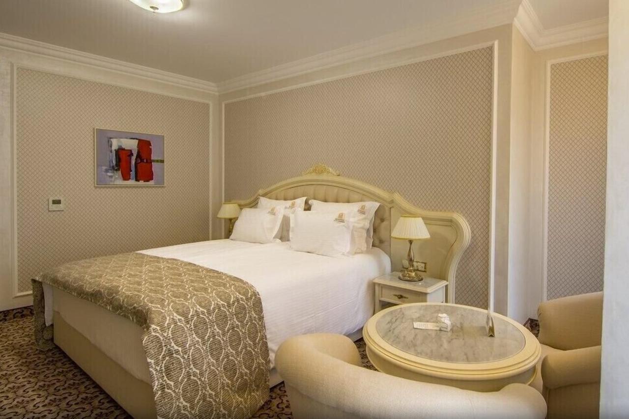 Residence City Garden - Certificate Of Excellence Top 10 Best Five-Stars City Hotels For 2024 Awarded By Htif プロヴディフ エクステリア 写真